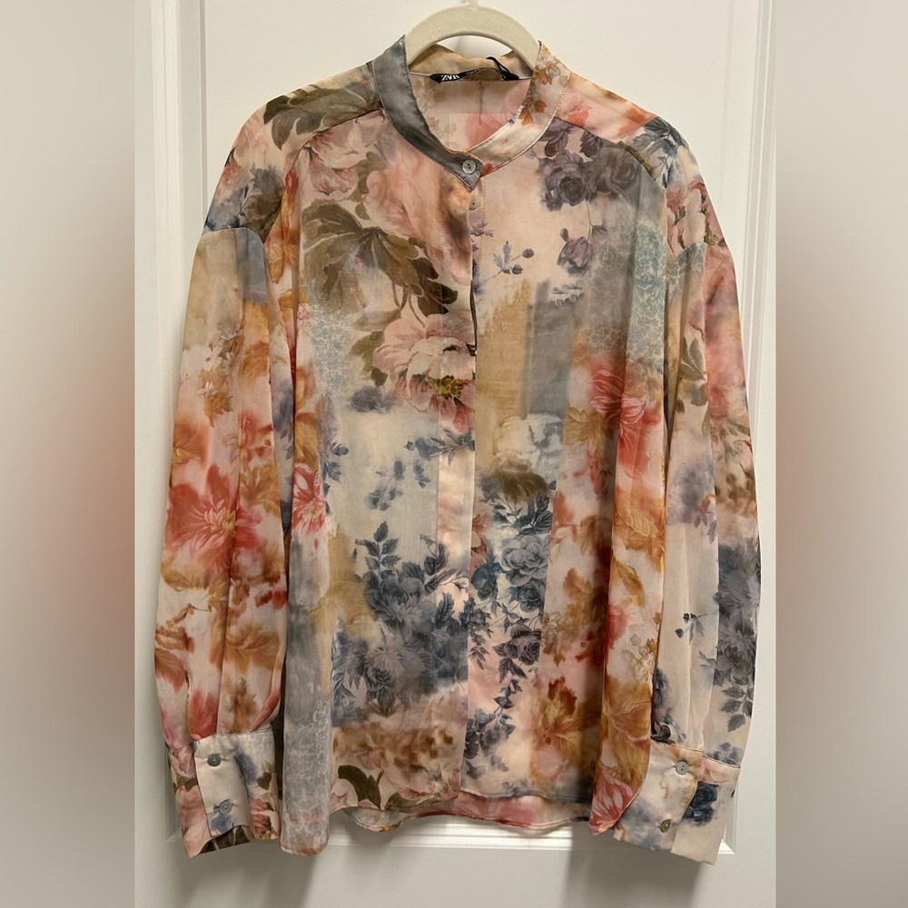 ZARA Floral Button-Up Blouse Size Large
